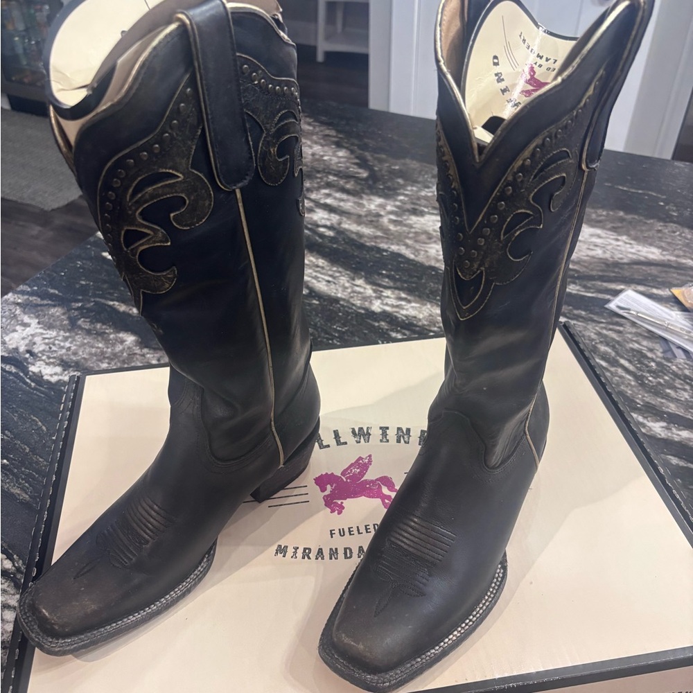 Idyllwind Black Western Boots with Square Toe and Decorative Stitching